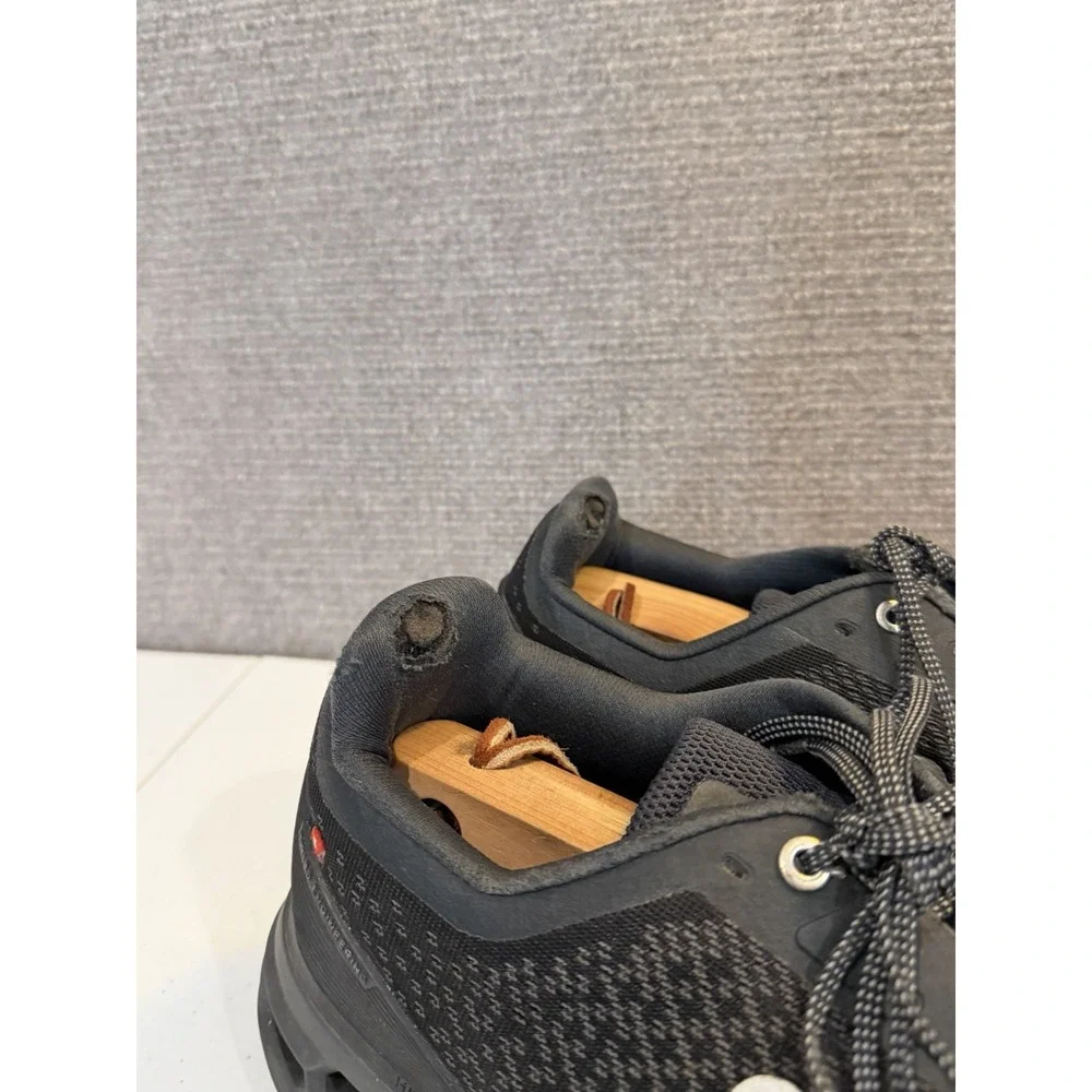 On Swiss Engineering Cloudstratus Men's Size 13 Black Running Shoes Lace Up